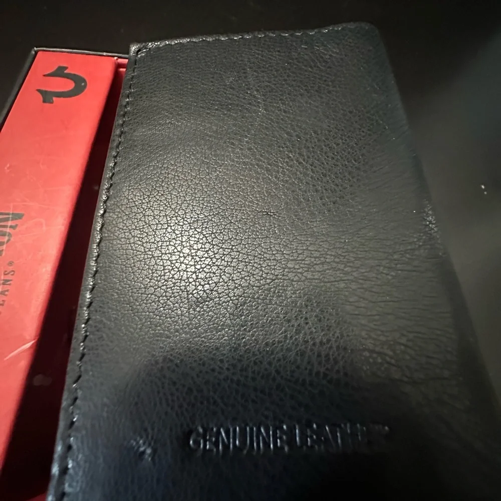 🆕True Religion Trifold Leather Wallet